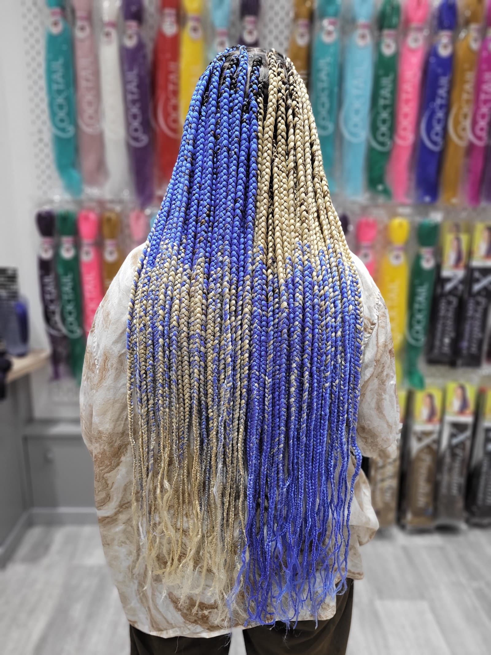 A M Curlyhair coiffeuse afro