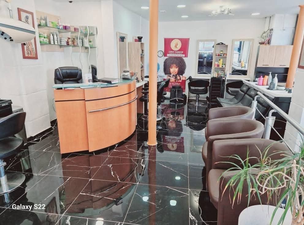 CindyFashion Paris- Meilleur coiffeur Afro Antillais