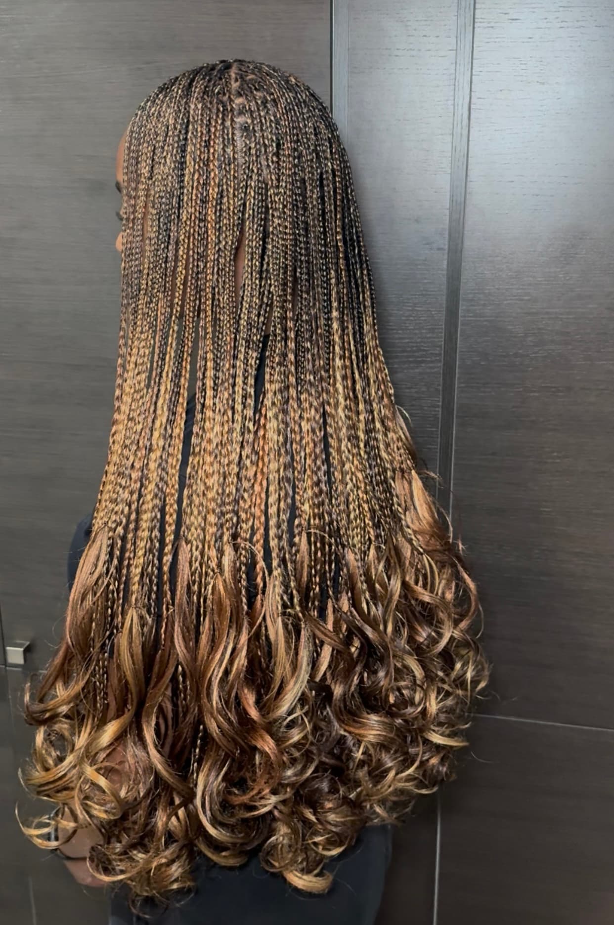 HAIRBABEONI Braiding Salon