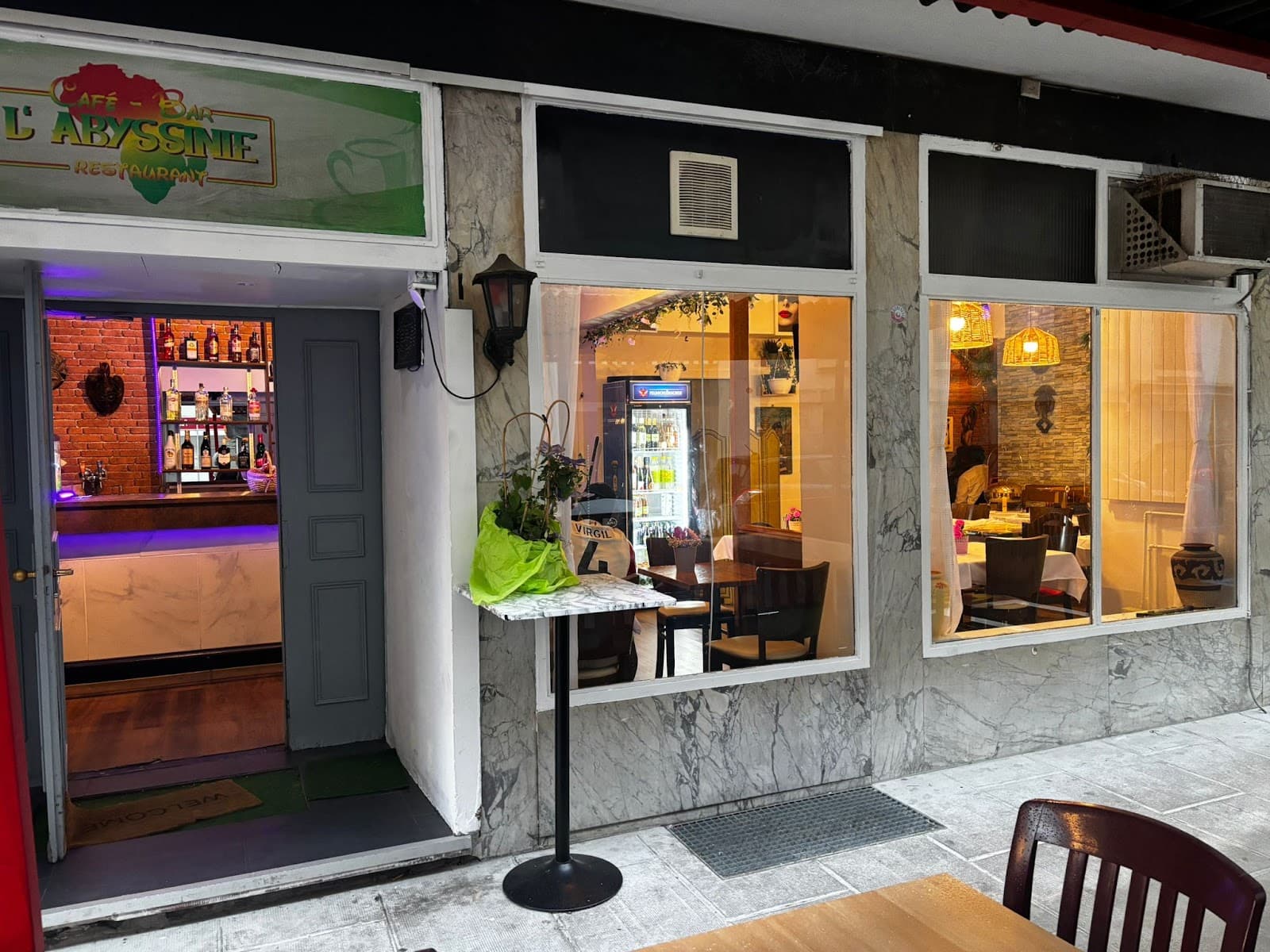 Restaurant Mama Africa Ndoumbélane