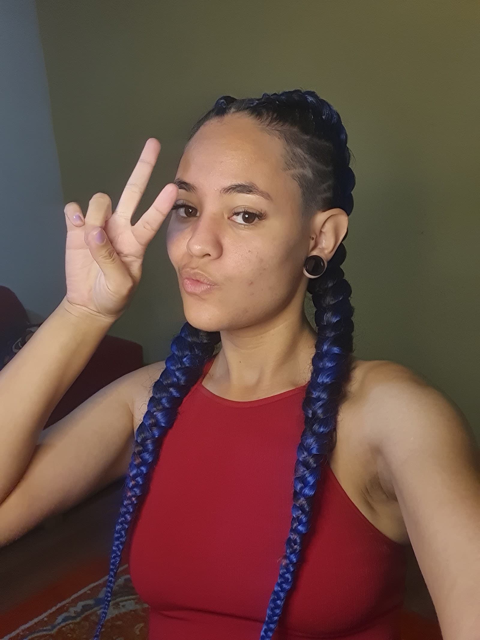 Tranças box braids maluca do Black Santa Maria DF -corte de cabelo crespo e cacheado -morena iluminada-curso de tranças
